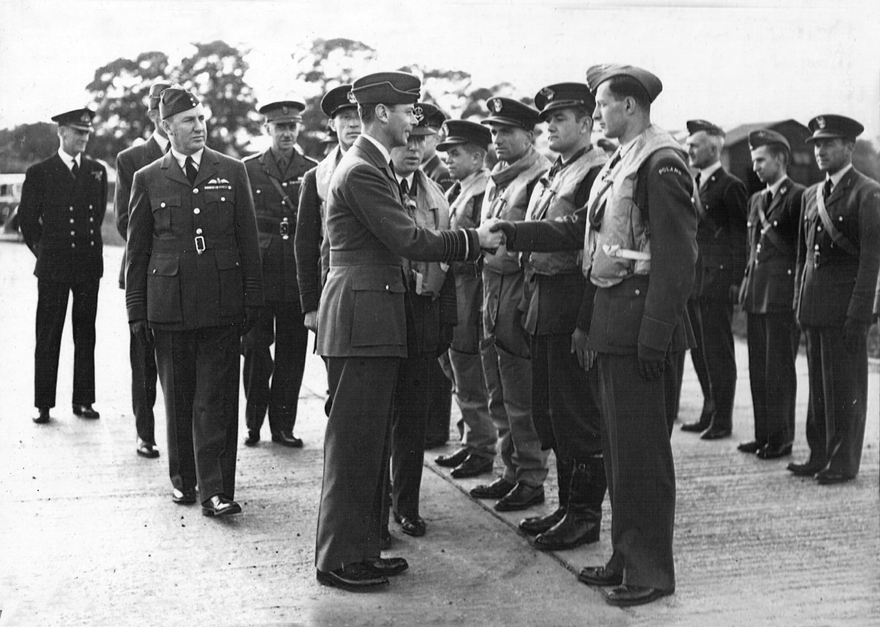 13_King%20George%20VI%20with%20Father%20inspection%20before%20Sthmpton%20action%201940